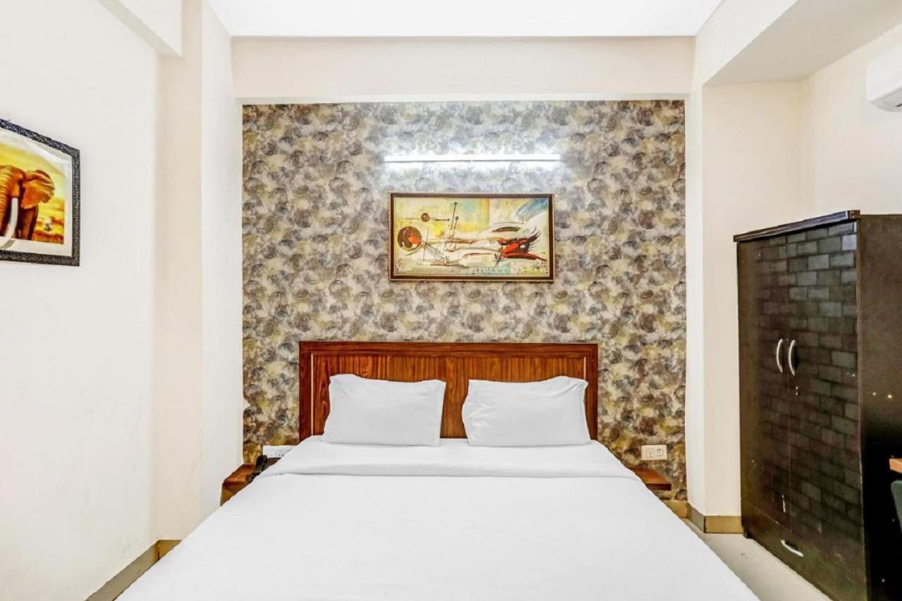 Hotel Noida Continental At Noida City Center Ngoại thất bức ảnh