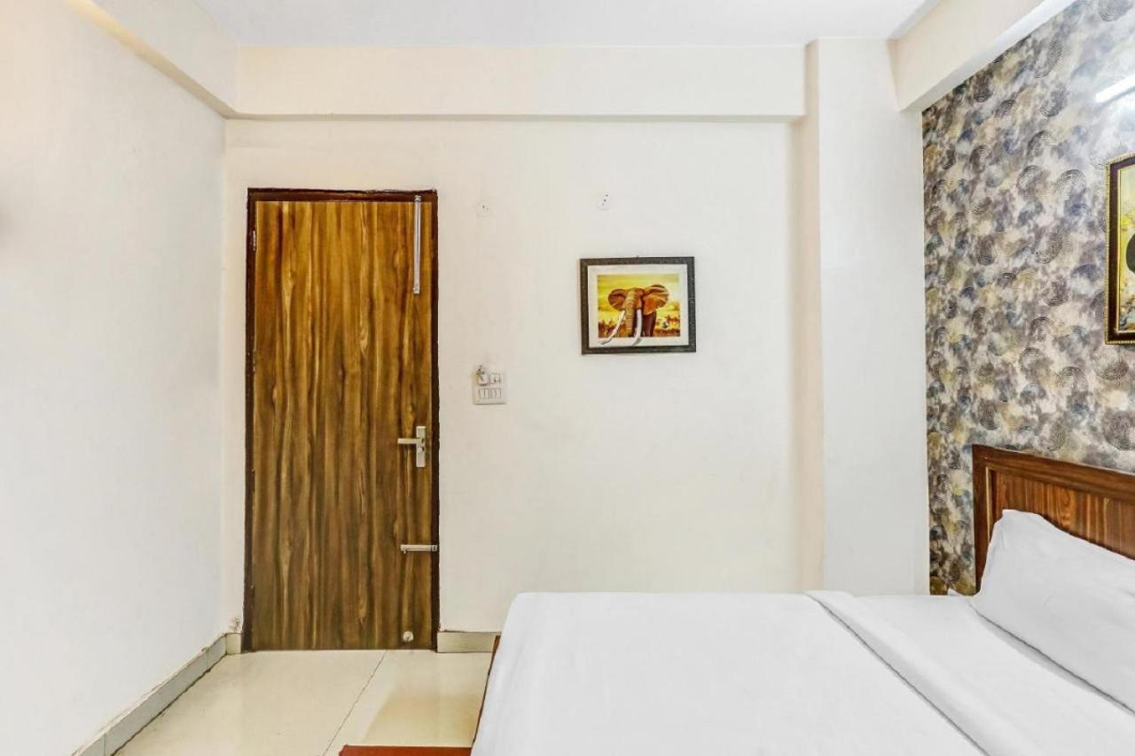 Hotel Noida Continental At Noida City Center Ngoại thất bức ảnh