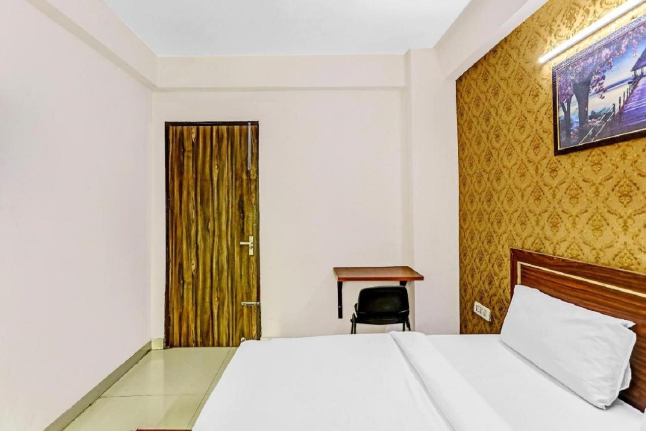 Hotel Noida Continental At Noida City Center Ngoại thất bức ảnh
