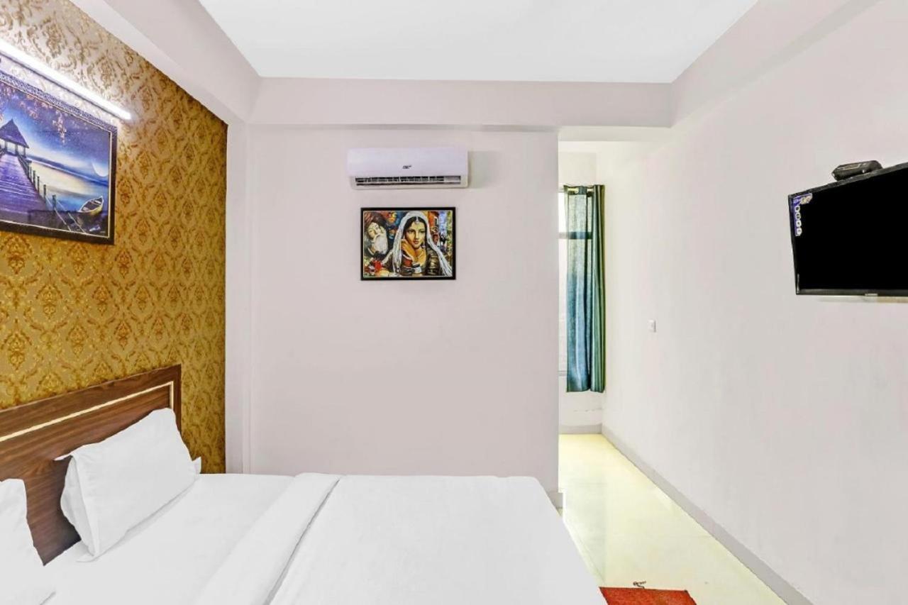 Hotel Noida Continental At Noida City Center Ngoại thất bức ảnh